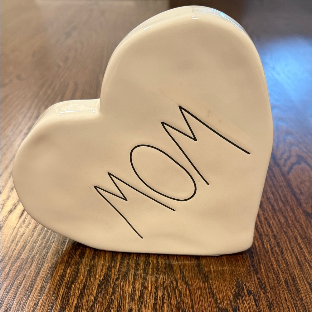 Rae Dunn farmhouse home decor ceramic heart “MOM”